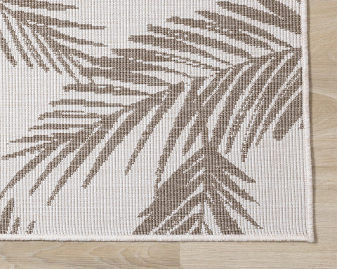 Bristol Reversible Indoor / Outdoor Rug - Feather Motif corner detail