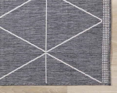 Bristol Reversible Indoor / Outdoor Rug - Grey Geometric corner detail