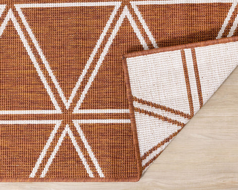 Bristol Reversible Indoor / Outdoor Rug - Rust corner flipped to show underside