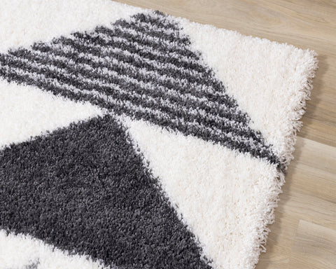 Fergus Shag Rug - Grey Triangles corner