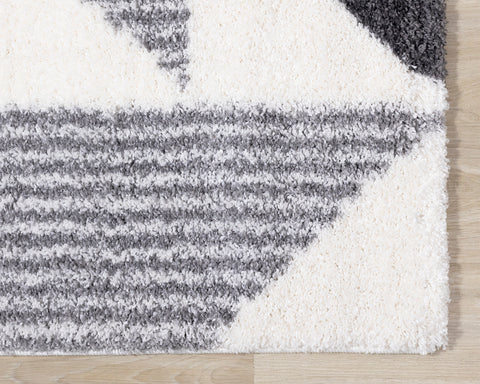 Fergus Shag Rug - Grey Triangles corner