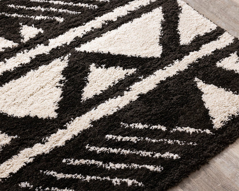 Maroq Shag Rug - Black Peaks corner