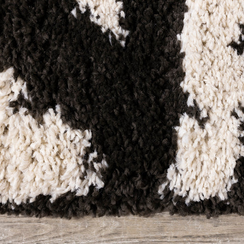 Maroq Shag Rug - Black Peaks side detail