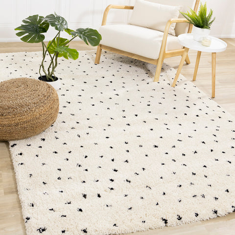  Maroq Shag Rug - Black Peas in living room setting