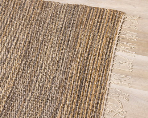 Naturals Rug - Braided Jute corner