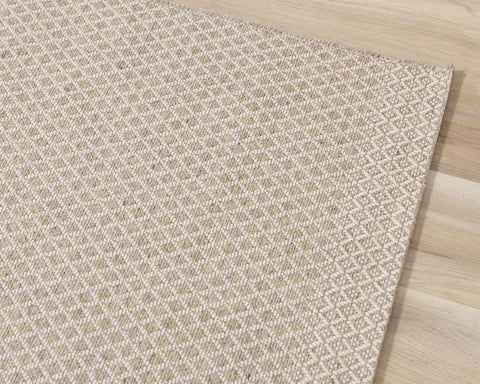  Peak Rug - Geometric Crosshatch corner