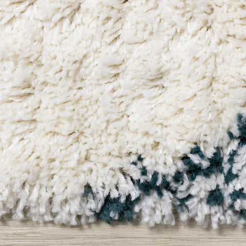 Rondo Distressed Rug - Diamonds side detail