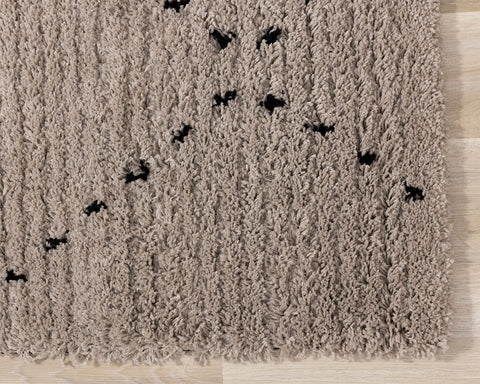 Rondo Rug - Black Diamond Stitch corner detail